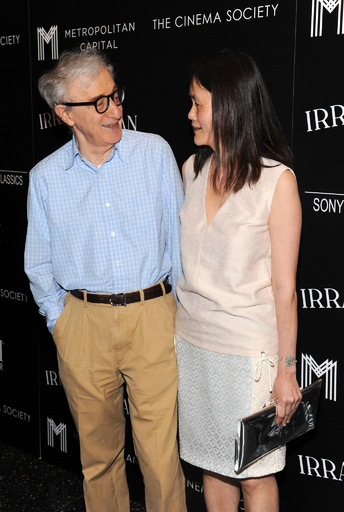 ウディ・アレンさん、年齢差35歳の結婚語る インタビュー