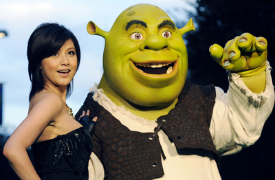 東京国際映画祭が開幕、グリーンカーペットに藤原紀香ら