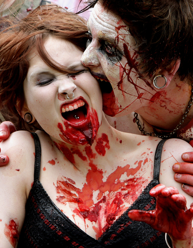 豪シドニー大学でゾンビが大行進、世界記録には届かず