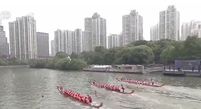 端午の節句祝い 上海で外国人もドラゴンボートレース参加