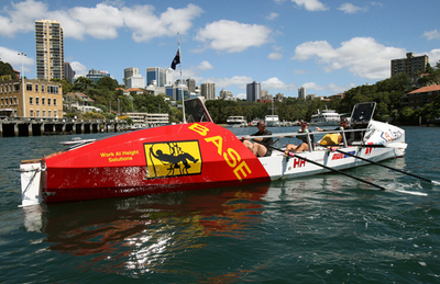 豪4人組の手漕ぎボート、2000キロのタスマン海横断に成功