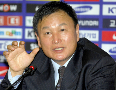 ホ・ジョンム新監督 ソウル市内で会見
