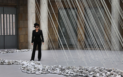 オノ・ヨーコさん60年の創作活動回顧展、ドイツで始まる