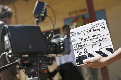 首切り殺人の容疑者、逃亡中に警官役に合格 豪州