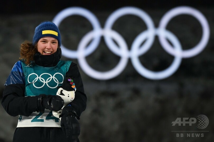 エーベリが涙の金メダル、バイアスロン女子15キロ 平昌五輪
