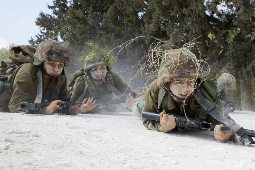 戦闘部隊に女性増加中、中東最強イスラエル軍「男女混成部隊」 写真6枚 国際ニュース：afpbb News