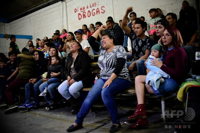 リングの上で「男女対決」、ルチャリブレの女性レスラー メキシコ