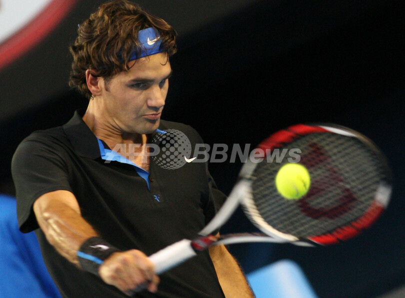 ジョコビッチ フェデラーを降し自身初の全豪決勝進出