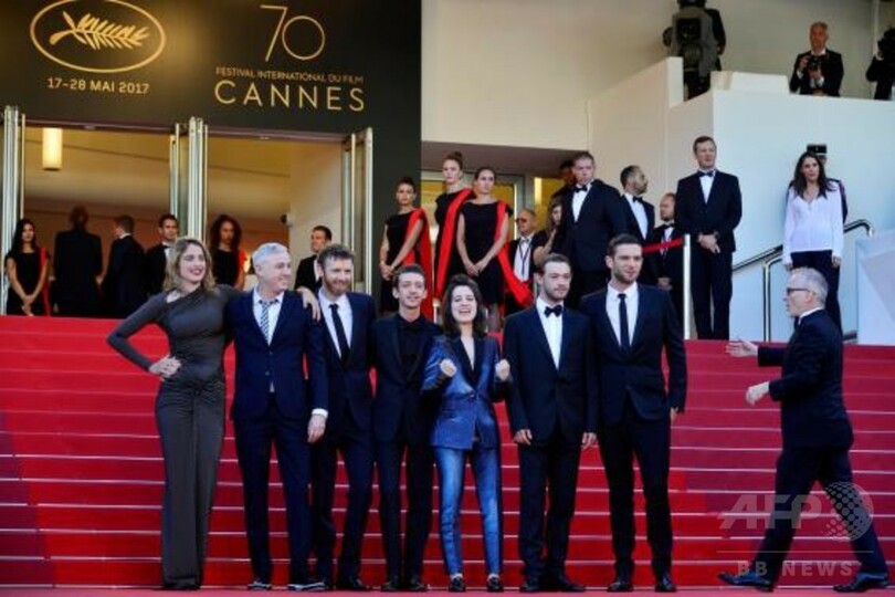 カンヌ映画祭、スーパーモデルのミン・シーも登場