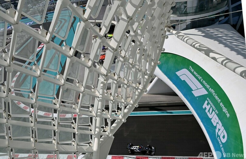 ハミルトンがフリー走行2回目で最速タイム、アブダビGP