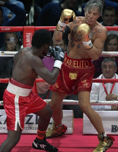 62歳の米俳優ミッキー・ローク、ボクシング復帰戦で勝利 写真13枚 国際