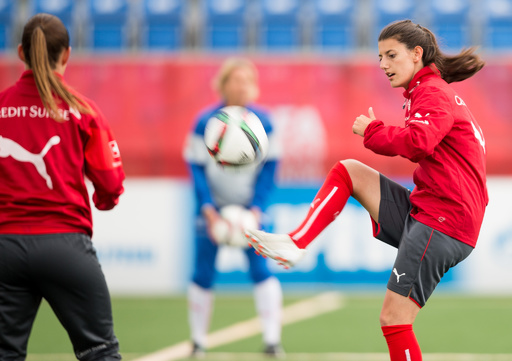 サッカー女子スイス代表が行方不明に 湖で水難事故 写真2枚 国際ニュース Afpbb News