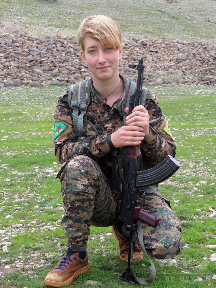 クルド民兵組織に参加の英女性が死亡、トルコ軍砲撃で シリア 写真1枚