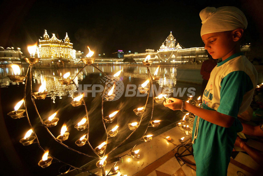 シーク教徒の聖典導入404周年 黄金寺で記念祭典 写真14枚 国際ニュース Afpbb News