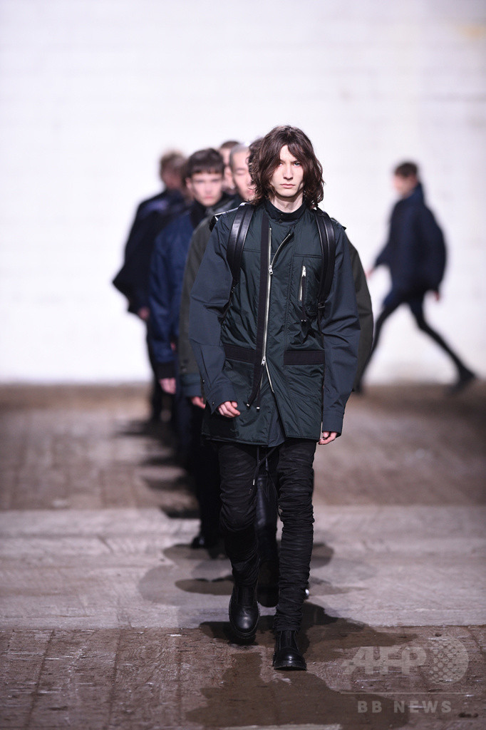 「ディーゼル ブラック ゴールド」バイク・メッセンジャーにインスパイアされた16年秋冬メンズコレクション