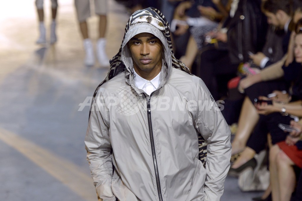 ＜14年春夏パリコレクション＞モンクレール ガム・ルージュ