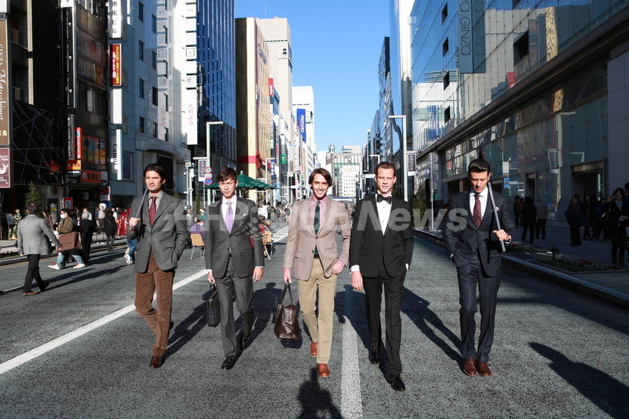 アルフレッド　ダンヒルが銀座の街と男性をオシャレにする