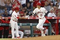 19MLB、ロサンゼルス・エンゼルス対クリーブランド・インディアンス。本塁打を打ったロサンゼルス・エンゼルスの大谷翔平（右、2019年9月11日撮影）。(c)Sean M. Haffey/Getty Images/AFP