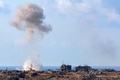 イスラエルの攻撃を受け、パレスチナ自治区ガザ地区から立ち上る煙（2024年1月4日撮影）。(c)JACK GUEZ / AFP