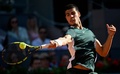テニス、マドリード・オープン、男子シングルス準決勝。リターンを打つカルロス・アルカラス（2022年5月7日撮影）。(c)Pierre-Philippe MARCOU / AFP