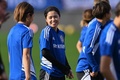 サッカー女子の国際親善大会、シービリーブス・カップのカナダ戦へ向けた調整で、笑顔を見せる長谷川唯（2023年2月21日撮影）。(c)Patrick T. Fallon / AFP