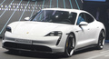 ポルシェ初の完全電気自動車「タイカン」。独フランクフルト・アムマインで（2019年9月10日撮影）。(c)Daniel ROLAND / AFP