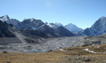 ネパールの首都カトマンズ（Kathmandu）北東約140キロに位置するヒマラヤ（Himalaya）山脈のエベレスト（Everest）周辺の氷河（2009年12月4日撮影）。(c)AFP/Prakash MATHEMA