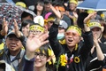 台湾・台北（Taipei）の総統府前で行われたデモの様子（2014年3月30日撮影）。(c)AFP/Sam Yeh