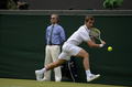 テニス、ウィンブルドン選手権（The Championships Wimbledon 2013）は27日、男子シングルス2回戦が行われ、大会第9シードのリシャール・ガスケ（Richard Gasquet、フランス）は6-0、6-3、6-7、6-3で添田豪（Go Soeda）を下し、3回戦進出を決めた。

リターンを狙うリシャール・ガスケ（2013年6月27日撮影）。(c)AFP/ADRIAN DENNIS