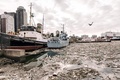 南アフリカ・ダーバンの港に漂う大量のごみ（2019年4月28日撮影）。(c)RAJESH JANTILAL / AFP