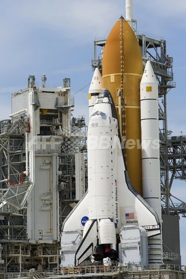 スペースシャトル「アトランティス」、微小隕石との衝突の危険性高い