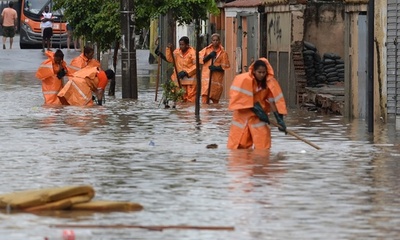 ブラジル・リオで豪雨、洪水や地滑りで非常事態宣言も
