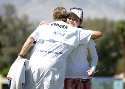 上原彩子が2位発進、首位はリンドベリ ANAインスピレーション