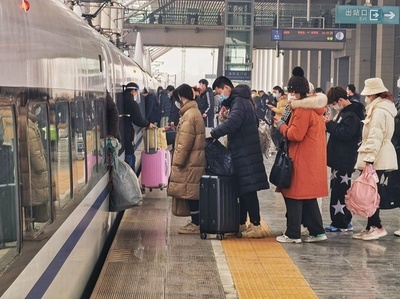 中国 今年の「春運」旅客数は21億人近くへ