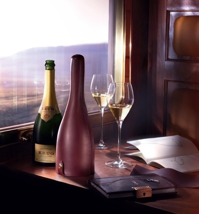 旅の思い出を刻む究極のボトルケース「クリュッグ モワナ レザーボトル」