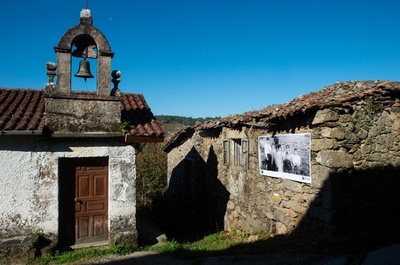 うち捨てられた村、かつての住民らの写真展 スペイン