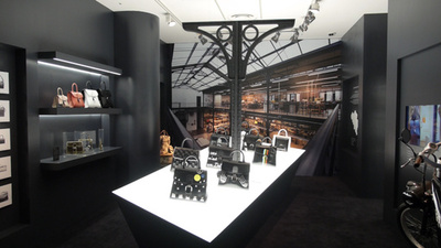 ＜動画＞「デルヴォー」世界初のギャラリー、東京・表参道「GYRE」にオープン