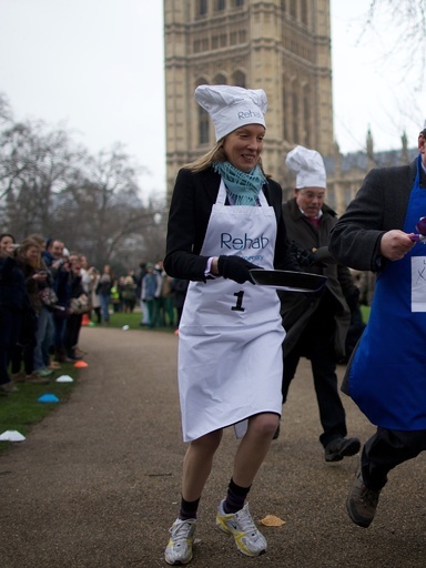 英国で「孤独担当相」新設、現代社会の「悲しい現実」に対処