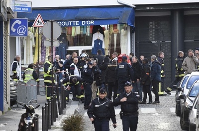 男が警察署を襲撃、警官が射殺 仏週刊紙襲撃から1年迎えたパリで