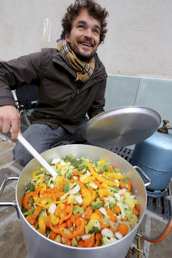 「しなびた野菜くずのダンス」