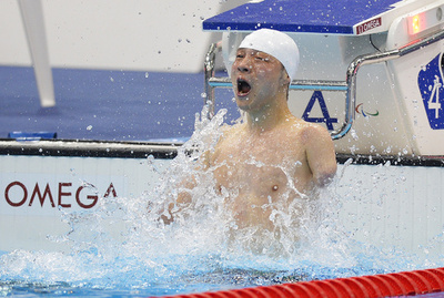 中国パラ競泳のレジェンド、サメと科学の力で金メダル目指す