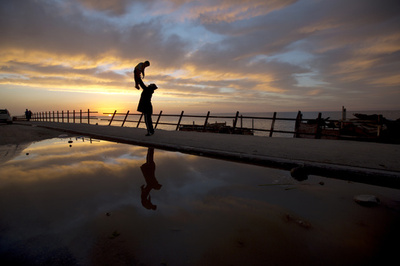 子どもの精神疾患リスク、高齢の父親で高まる 研究