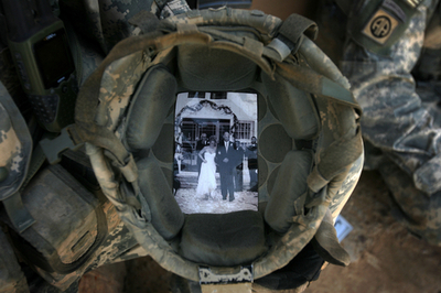 イラク駐留米兵死者4000人、ブッシュ大統領が「深い哀悼の意」