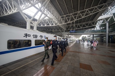 中国の鉄道警察が薬物取り締まり活動 約1年で850キロ押収