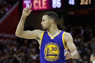 ウォリアーズがファイナル連覇に王手、MVPカリーが38得点の活躍