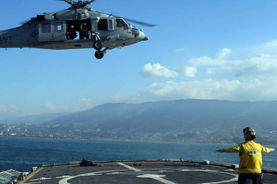 救助された女性が船上で男の子を出産、ハイチ