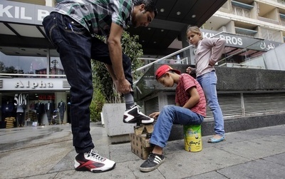 ベイルートの路上で必死に生きるシリア難民の子どもたち