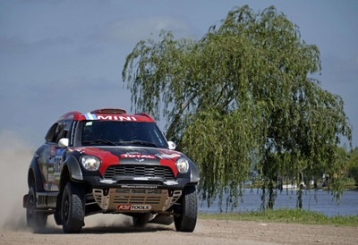 テラノバが繰り上げで第1ステージ制す、ダカールラリー