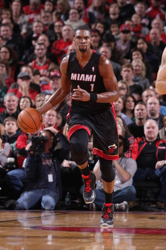 レブロン不在のヒート、ボッシュの活躍で勝利