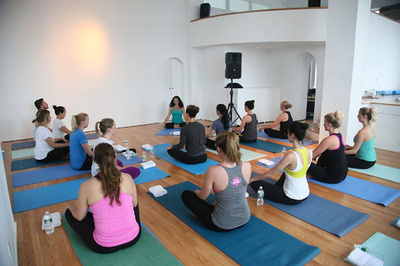 閉経後女性の乳がんリスク、抗ホルモン剤使用で半減